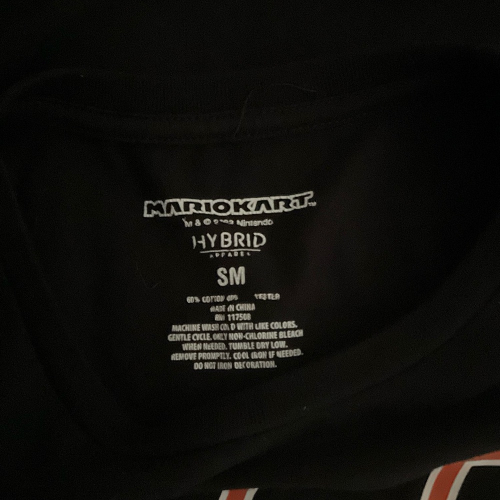 Yoshi Mario Kart Graphic T-Shirt - Picture 5 of 5